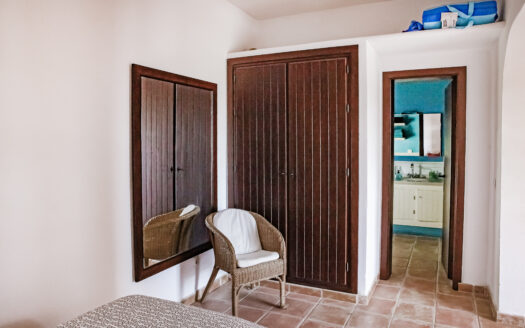 ¡Venta de Espectacular Chalet en Agua Amarga!