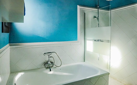 ¡Venta de Espectacular Chalet en Agua Amarga!