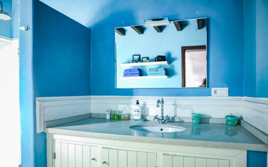 ¡Venta de Espectacular Chalet en Agua Amarga!