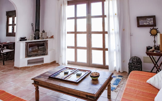 ¡Venta de Espectacular Chalet en Agua Amarga!