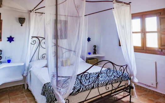 ¡Venta de Espectacular Chalet en Agua Amarga!