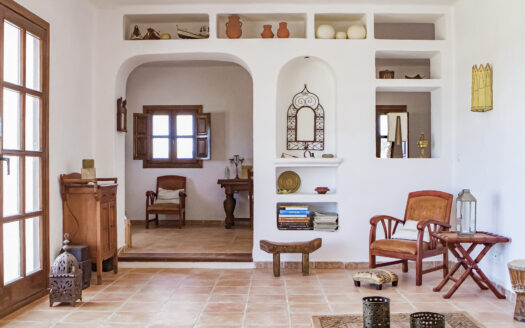 ¡Venta de Espectacular Chalet en Agua Amarga!