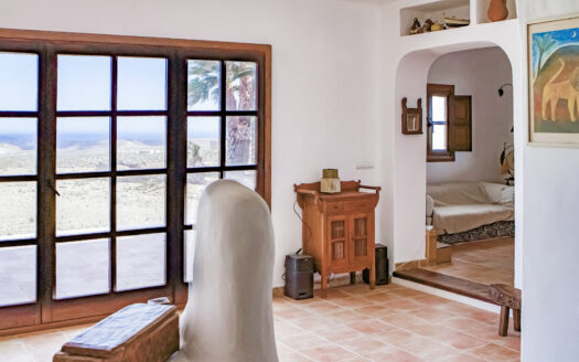 ¡Venta de Espectacular Chalet en Agua Amarga!