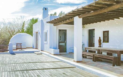 ¡Venta de Espectacular Chalet en Agua Amarga!