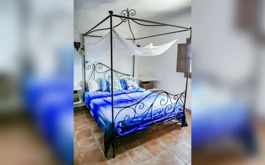 ¡Venta de Espectacular Chalet en Agua Amarga!