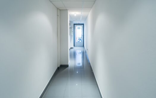 Venta de Inmejorable Nave Industrial en el sector 20 de Almeria