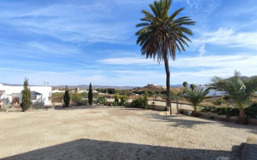 Venta de dos casas por una en Fernán Pérez con parcela en producción!